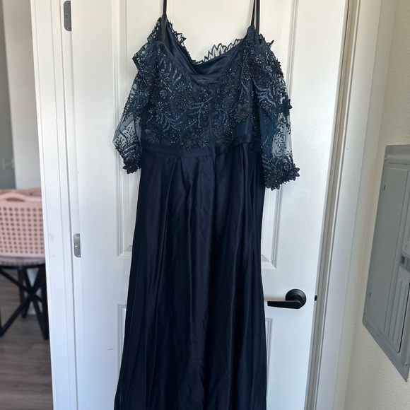 Custom Navy Formal Dress Size 16-18 - Picture 2 of 4